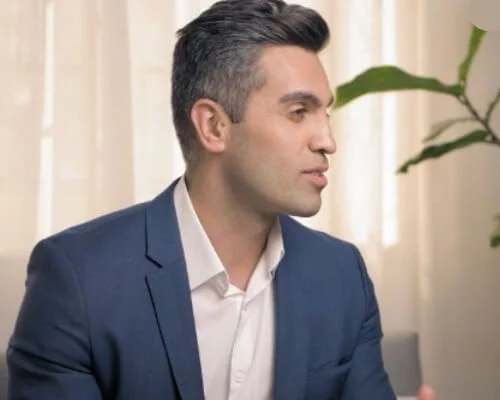 Diskussion über Gesichtsbehandlungen, Dr. Narwan, Difine Plastische und Ästhetische Chirurgie