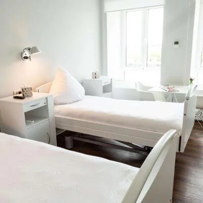 Patientenzimmer, Plastische Chirurgie Essen, Schönheitschirurgie Difine, Dr. Mustafa Narwan